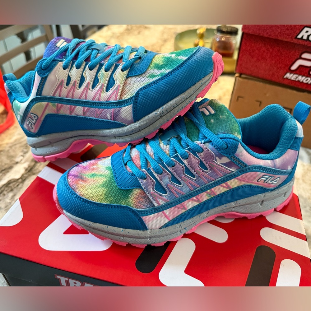 Fila Women’s trail runner Multicolor Athletic Shoes size 8.5